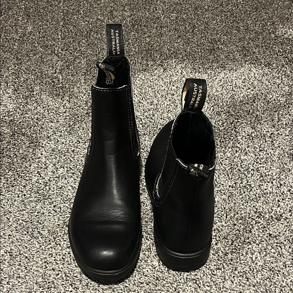 Blundstone Shoes - Blundstone black boots! Blundstone #1448 black